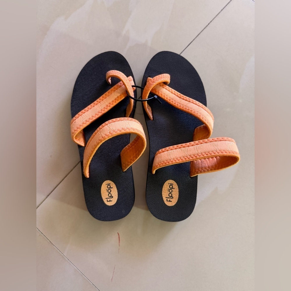 Floopi Criss Cross Sandals Floopi Flip Flops for Women: - Picture 7 of 7